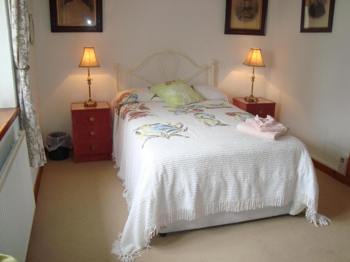 The Farmhouse Lochmeyler Llandeloy Room photo
