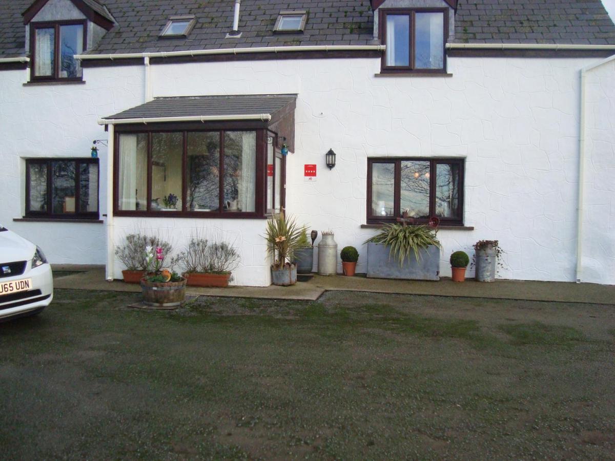 The Farmhouse Lochmeyler Llandeloy Exterior photo