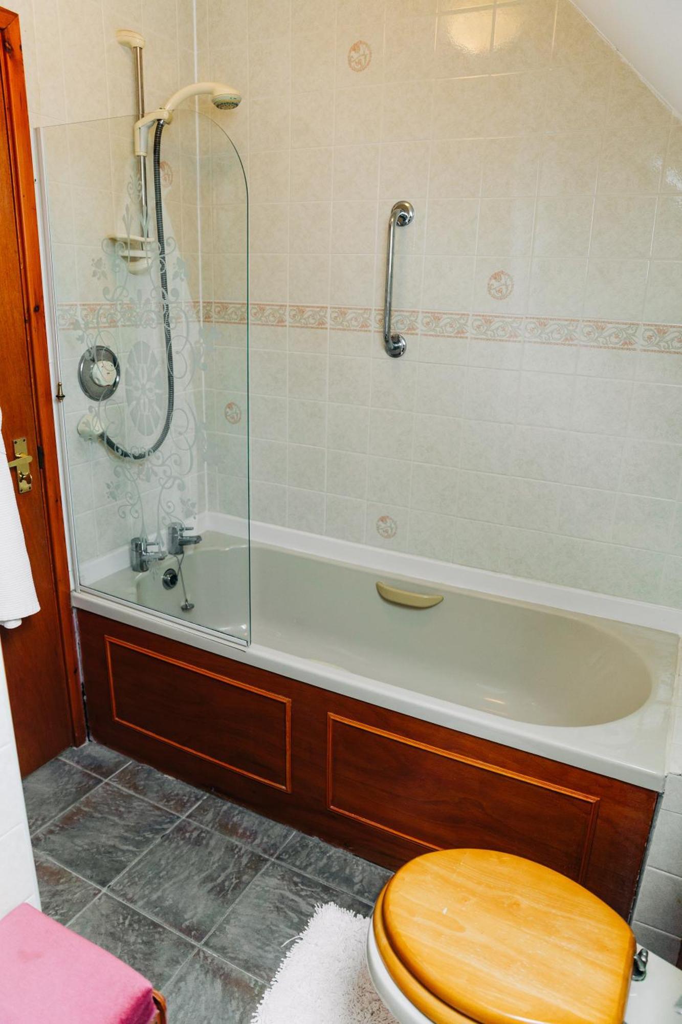 The Farmhouse Lochmeyler Llandeloy Room photo